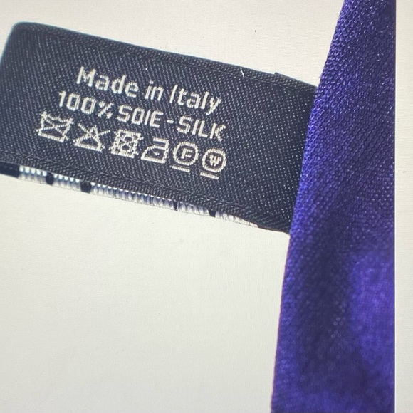 🆕 Chanel CC Large Silk Scarf, in Box 🧣 - Picture 7 of 11